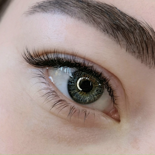 Работа студии — пример ресниц